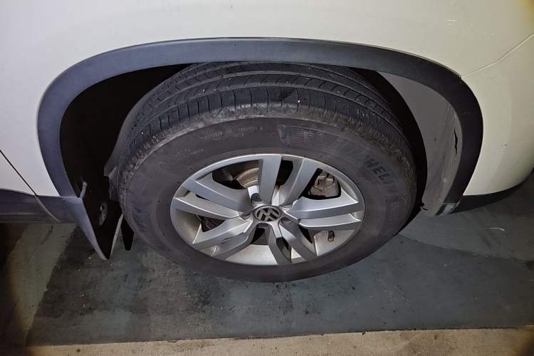 Used Volkswagen Tiguan 2015 1.8TSI Automatic Two-Wheel Drive Trend Edition Right Front Wheel Hub