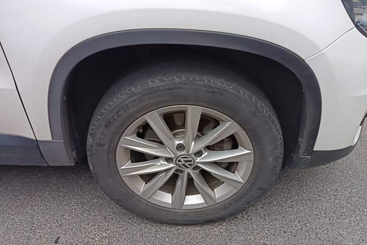 Used Volkswagen Tiguan 2015 1.8TSI Automatic Two-Wheel Drive Comfort Edition Right Front Wheel Hub