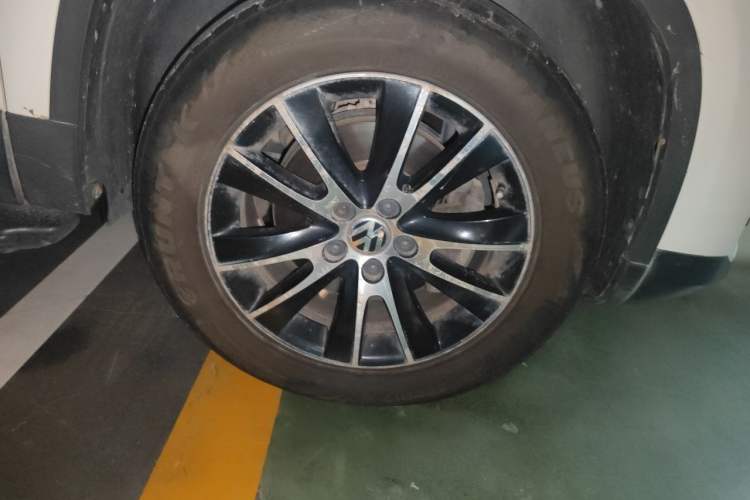 Used Volkswagen Tiguan 2015 1.8TSI Automatic Two-Wheel Drive Luxury Model Right Front Wheel Hub