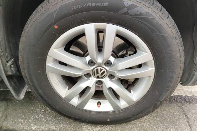 Used Volkswagen Tiguan 2015 1.8TSI Automatic Two-Wheel Drive Trend Edition Right Front Wheel Hub