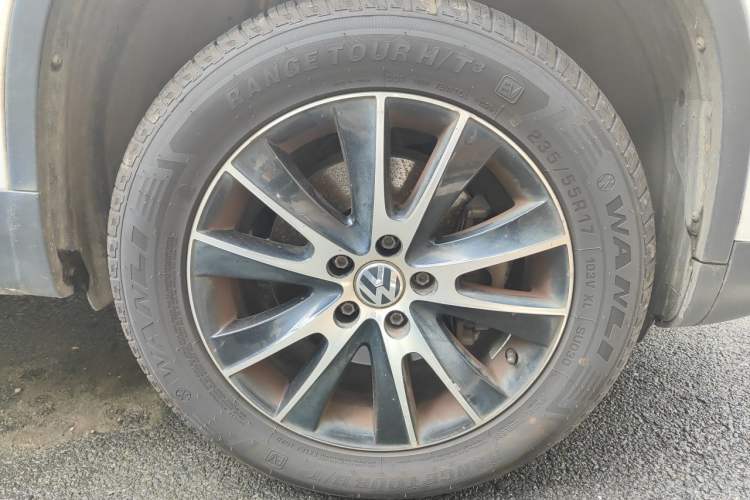 Used Volkswagen Tiguan 2015 1.8TSI Automatic Two-Wheel Drive Luxury Model Right Front Wheel Hub