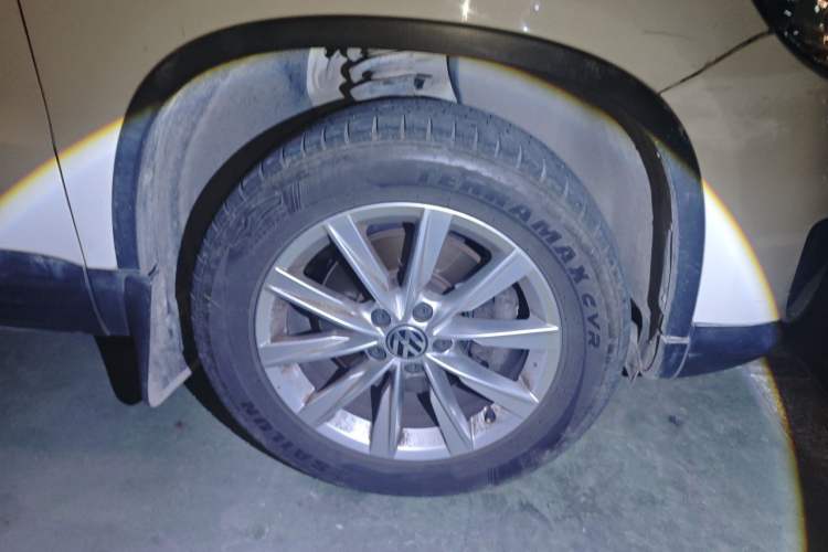 Used Volkswagen Tiguan 2015 1.8TSI Automatic Two-Wheel Drive Comfort Edition Right Front Wheel Hub