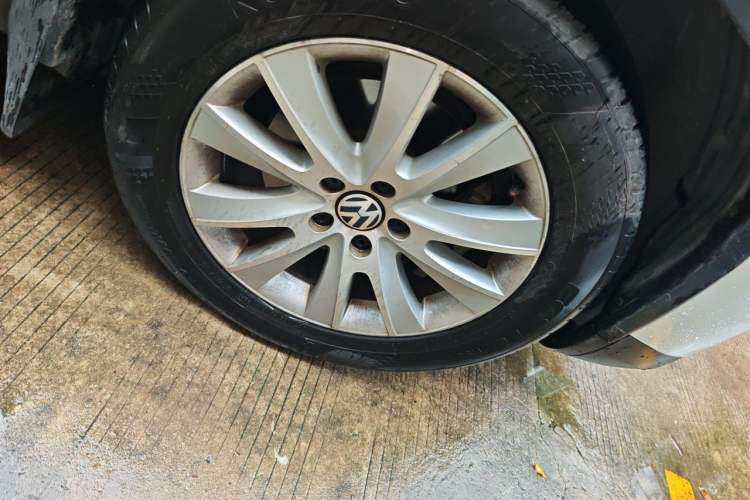 Used Volkswagen Tiguan 2015 1.8TSI Automatic All-Wheel-Drive Luxury Model Right Front Wheel Hub