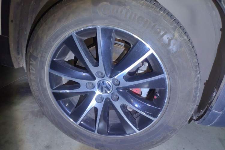 Used Volkswagen Tiguan 2015 1.8TSI Automatic Two-Wheel Drive Luxury Model Right Front Wheel Hub