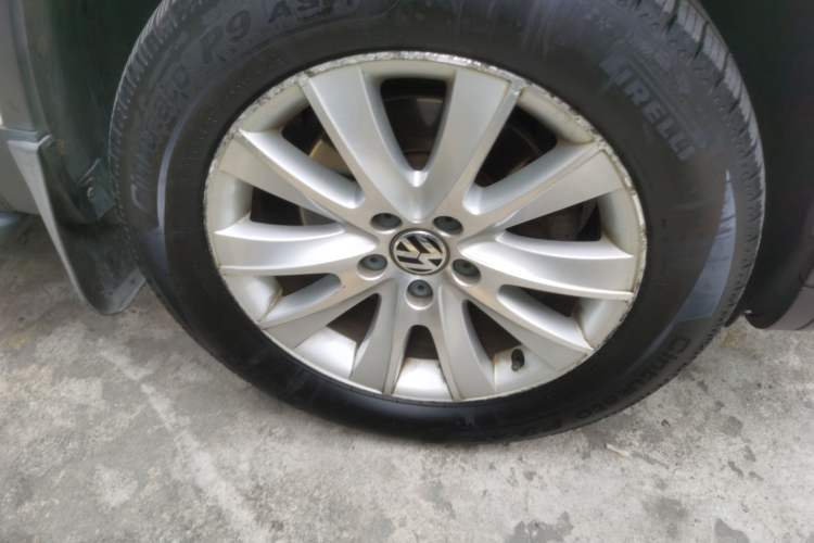 Used Volkswagen Tiguan 2015 2.0 TSI Automatic All-Wheel Drive Luxury Edition Right Front Wheel Hub