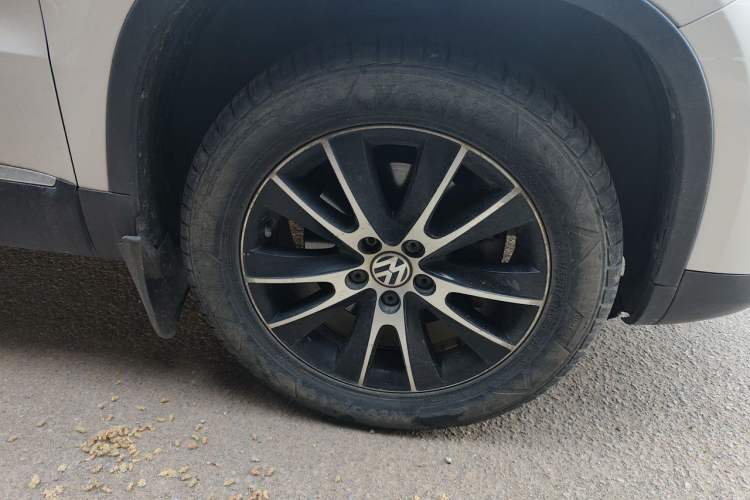 Used Volkswagen Tiguan 2015 1.8TSI Automatic Two-Wheel Drive Luxury Model Right Front Wheel Hub