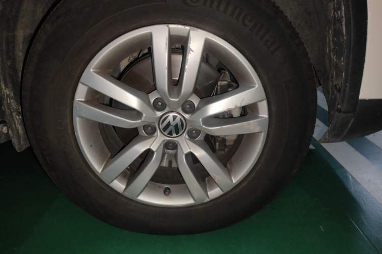 Used Volkswagen Tiguan 2015 1.8TSI Automatic Two-Wheel Drive Trend Edition Right Front Wheel Hub