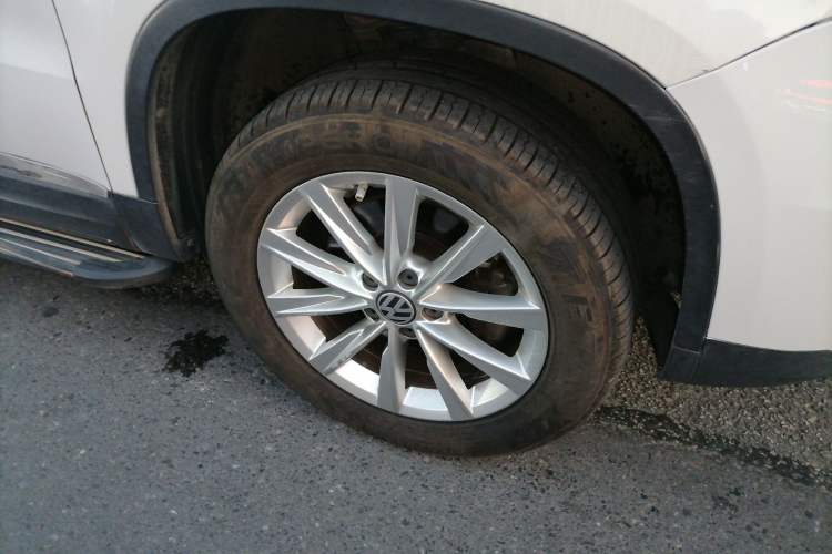 Used Volkswagen Tiguan 2015 1.8TSI Automatic Two-Wheel Drive Comfort Edition Right Front Wheel Hub