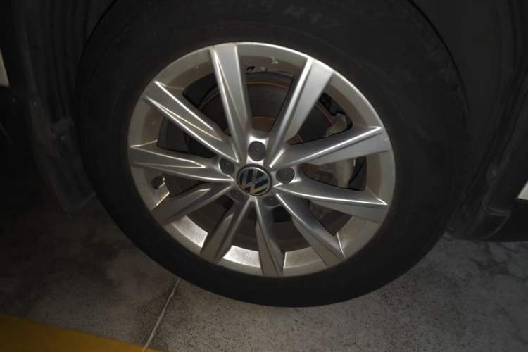Used Volkswagen Tiguan 2015 1.8TSI Automatic Two-Wheel Drive Comfort Edition Right Front Wheel Hub
