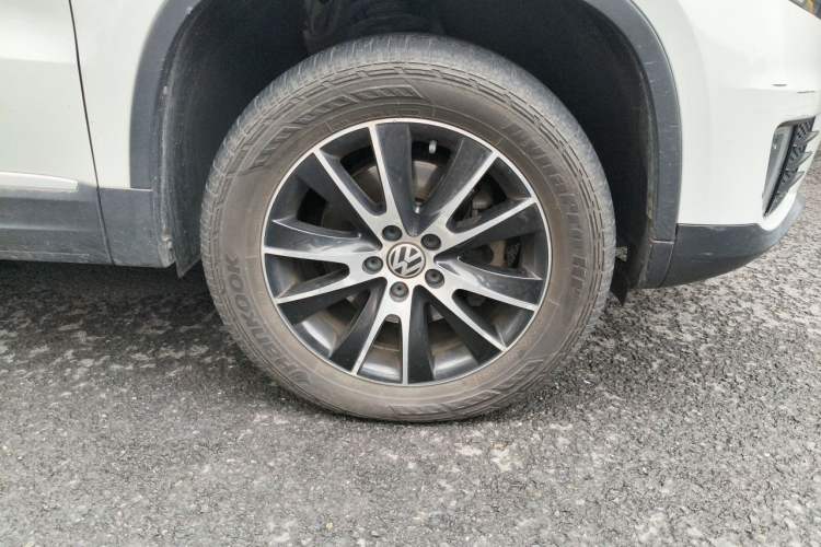Used Volkswagen Tiguan 2015 1.8TSI Automatic Two-Wheel Drive Luxury Model Right Front Wheel Hub