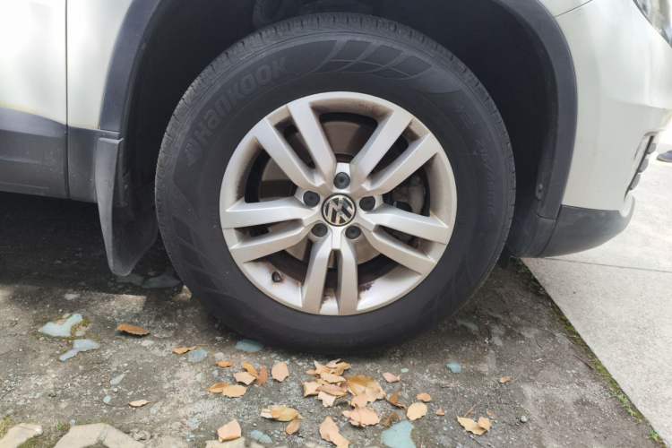 Used Volkswagen Tiguan 2015 1.8TSI Automatic Two-Wheel Drive Trend Edition Right Front Wheel Hub