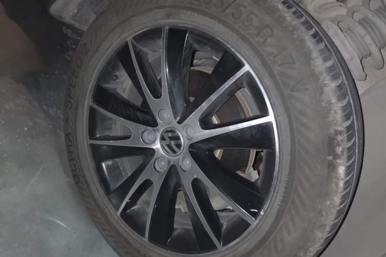 Used Volkswagen Tiguan 2015 1.8TSI Automatic Two-Wheel Drive Luxury Model Right Front Wheel Hub