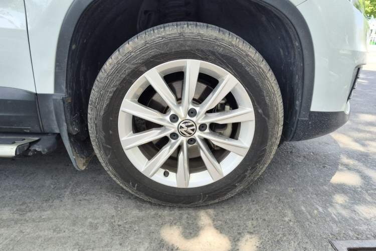 Used Volkswagen Tiguan 2015 1.8TSI Automatic Two-Wheel Drive Comfort Edition Right Front Wheel Hub