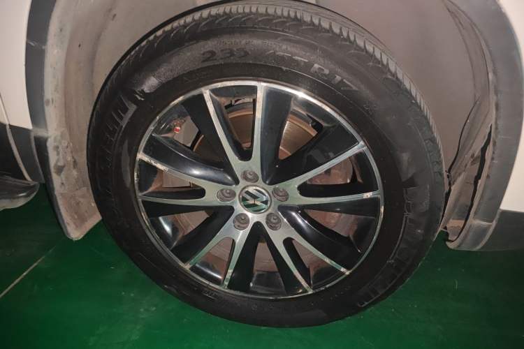 Used Volkswagen Tiguan 2015 1.8TSI Automatic Two-Wheel Drive Luxury Model Right Front Wheel Hub