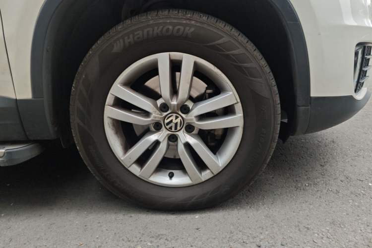 Used Volkswagen Tiguan 2015 1.8TSI Automatic Two-Wheel Drive Trend Edition Right Front Wheel Hub
