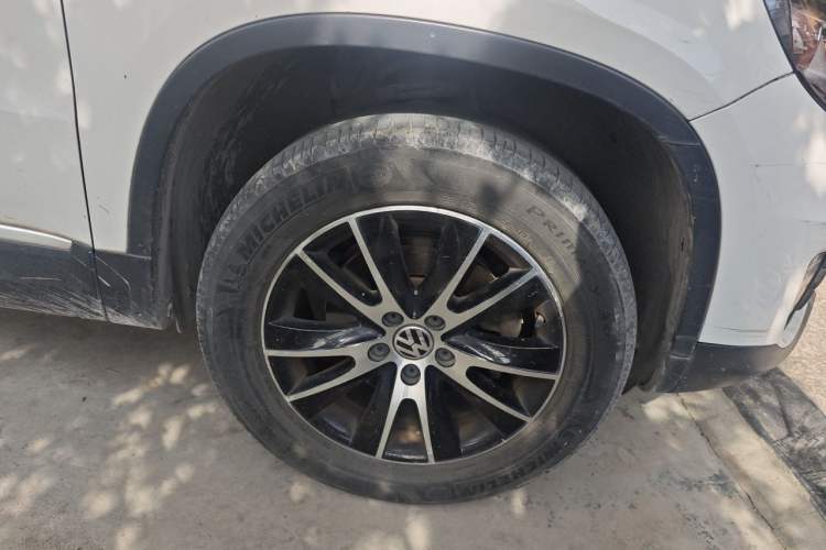 Used Volkswagen Tiguan 2015 1.8TSI Automatic Two-Wheel Drive Luxury Model Right Front Wheel Hub
