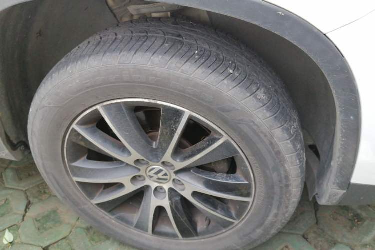 Used Volkswagen Tiguan 2015 1.8TSI Automatic Two-Wheel Drive Luxury Model Right Front Wheel Hub