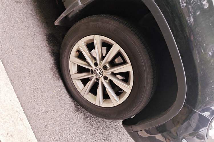 Used Volkswagen Tiguan 2015 1.8TSI Automatic Two-Wheel Drive Comfort Edition Right Front Wheel Hub