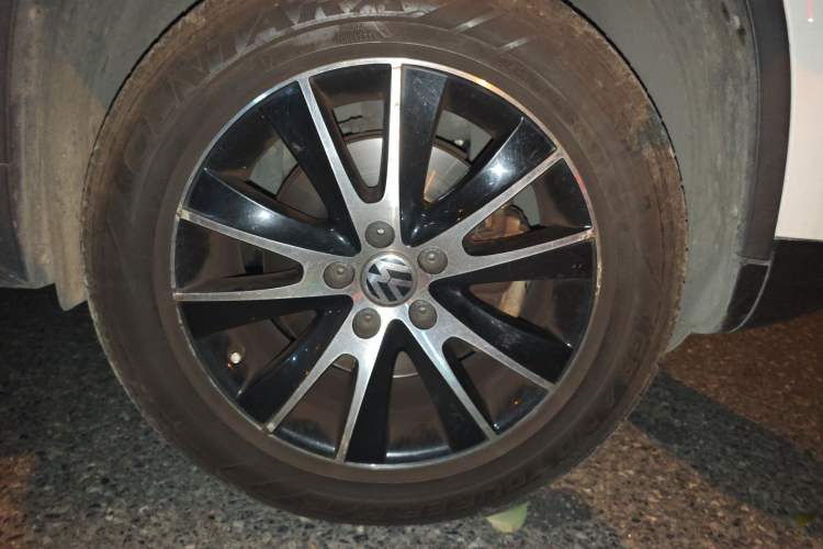 Used Volkswagen Tiguan 2015 1.8TSI Automatic Two-Wheel Drive Luxury Model Right Front Wheel Hub