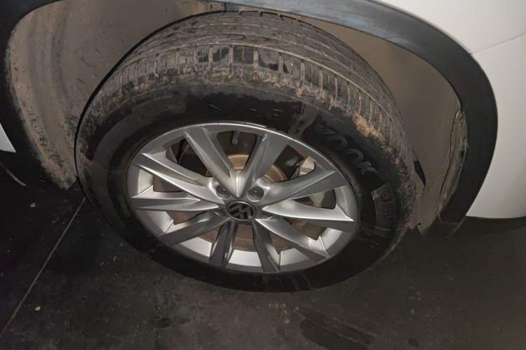 Used Volkswagen Tiguan 2015 1.8TSI Automatic Two-Wheel Drive Comfort Edition Right Front Wheel Hub