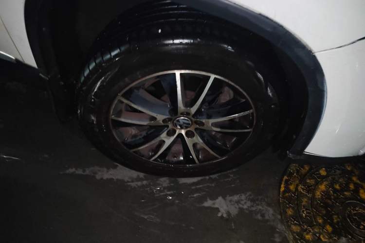 Used Volkswagen Tiguan 2015 1.8TSI Automatic Two-Wheel Drive Luxury Model Right Front Wheel Hub