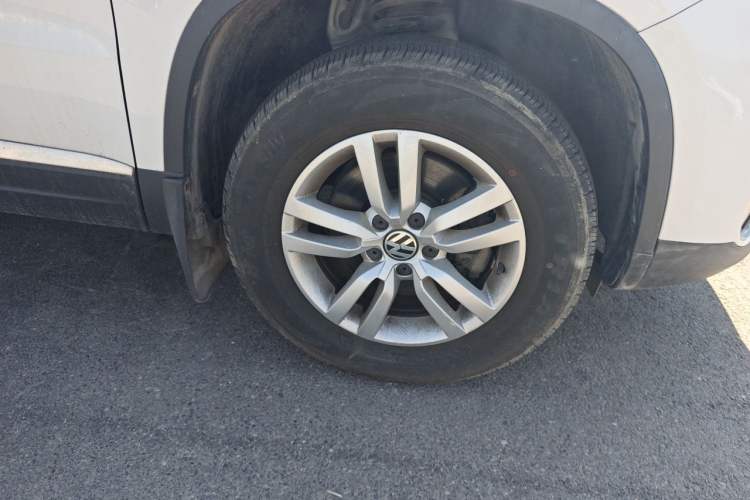 Used Volkswagen Tiguan 2015 1.8TSI Automatic Two-Wheel Drive Trend Edition Right Front Wheel Hub