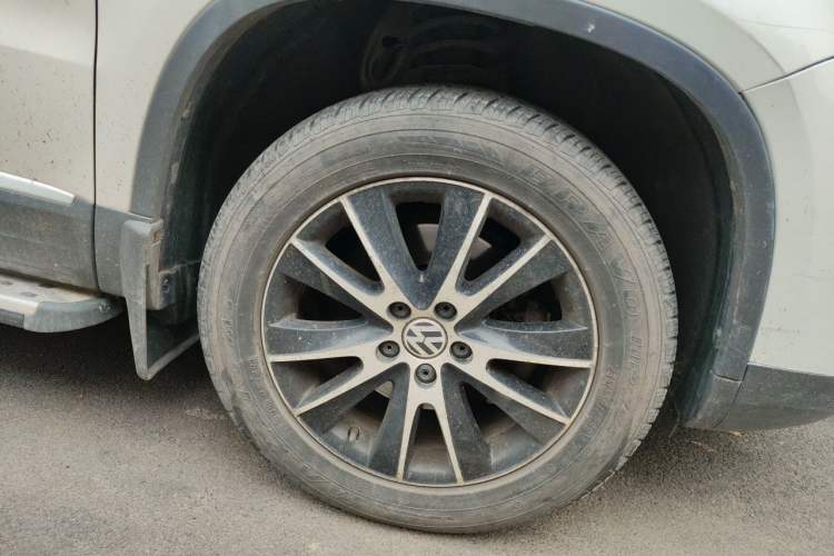 Used Volkswagen Tiguan 2015 1.8TSI Automatic Two-Wheel Drive Luxury Model Right Front Wheel Hub