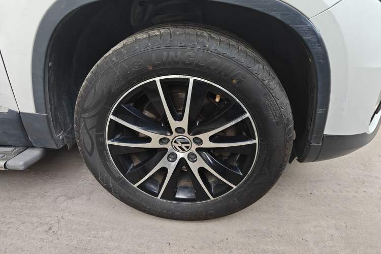 Used Volkswagen Tiguan 2015 1.8TSI Automatic Two-Wheel Drive Luxury Model Right Front Wheel Hub