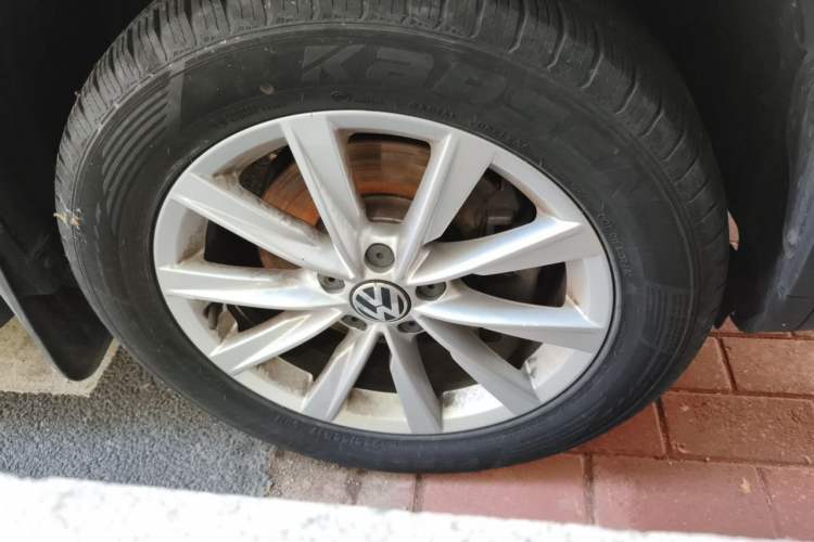 Used Volkswagen Tiguan 2015 1.8TSI Automatic Two-Wheel Drive Comfort Edition Right Front Wheel Hub
