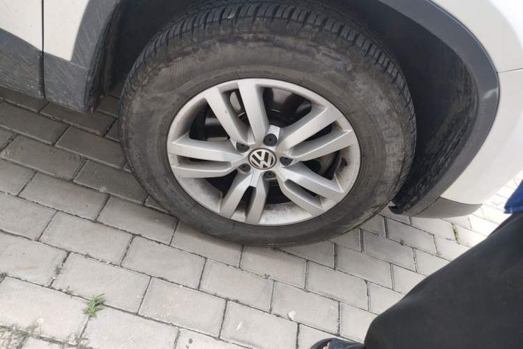 Used Volkswagen Tiguan 2015 1.8TSI Automatic Two-Wheel Drive Trend Edition Right Front Wheel Hub