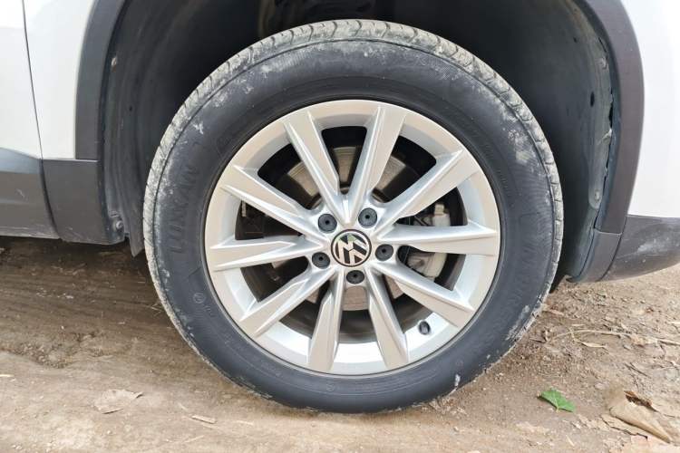 Used Volkswagen Tiguan 2015 1.8TSI Automatic Two-Wheel Drive Comfort Edition Right Front Wheel Hub