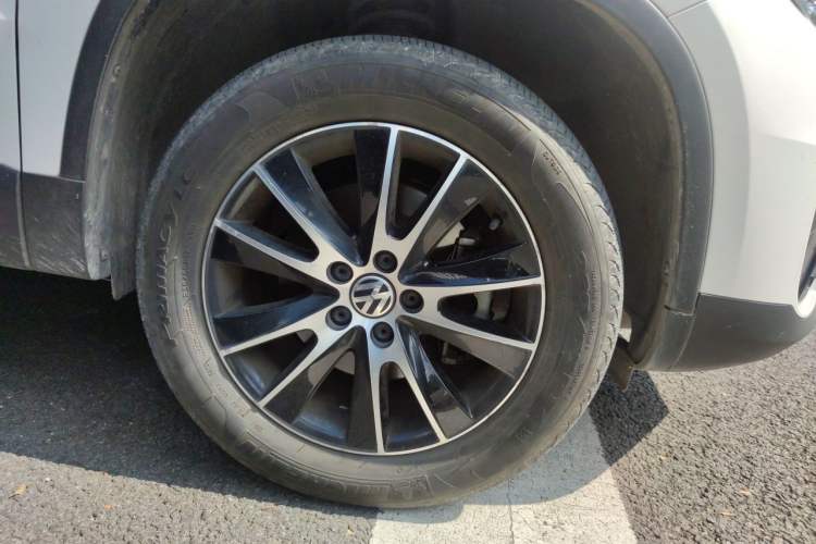 Used Volkswagen Tiguan 2015 1.8TSI Automatic Two-Wheel Drive Luxury Model Right Front Wheel Hub