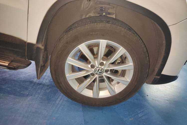 Used Volkswagen Tiguan 2015 1.8TSI Automatic Two-Wheel Drive Comfort Edition Right Front Wheel Hub