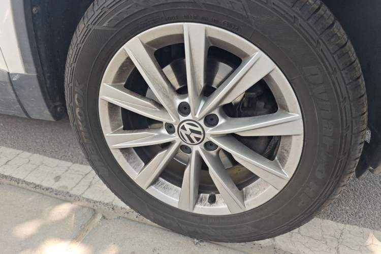 Used Volkswagen Tiguan 2015 1.8TSI Automatic Two-Wheel Drive Comfort Edition Right Front Wheel Hub