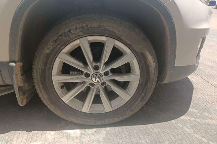Used Volkswagen Tiguan 2015 1.8TSI Automatic Two-Wheel Drive Comfort Edition Right Front Wheel Hub