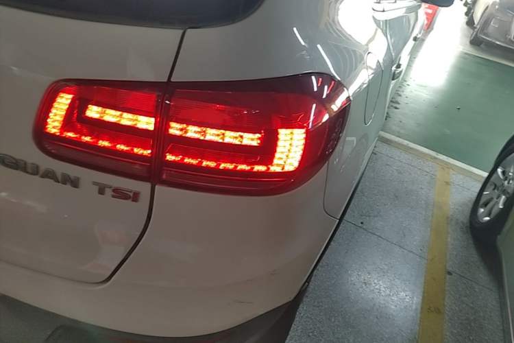 Used Volkswagen Tiguan 2015 1.8TSI Automatic Two-Wheel Drive Luxury Model Right Rear Taillight