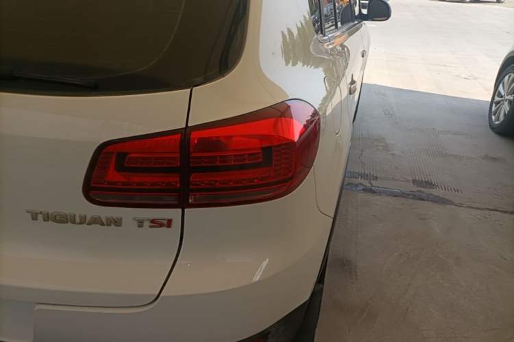 Used Volkswagen Tiguan 2015 1.8TSI Automatic Two-Wheel Drive Comfort Edition Right Rear Taillight