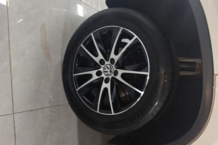 Used Volkswagen Tiguan 2015 1.8TSI Automatic Two-Wheel Drive Luxury Model Right Rear Wheel Hub