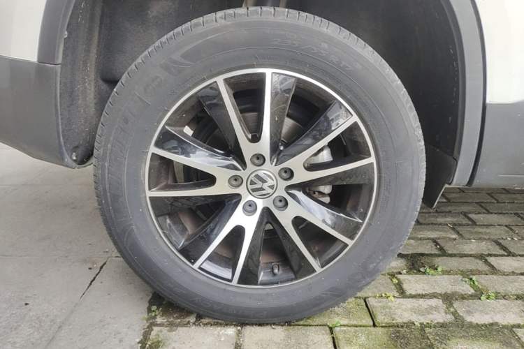 Used Volkswagen Tiguan 2015 1.8TSI Automatic Two-Wheel Drive Luxury Model Right Rear Wheel Hub