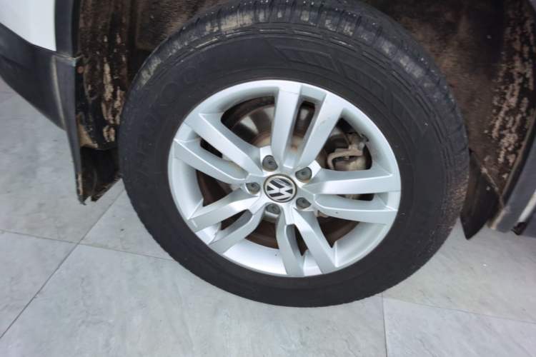 Used Volkswagen Tiguan 2015 1.8TSI Automatic Two-Wheel Drive Trend Edition Right Rear Wheel Hub