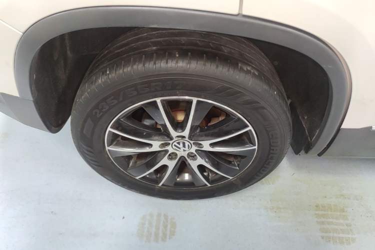 Used Volkswagen Tiguan 2015 1.8TSI Automatic Two-Wheel Drive Luxury Model Right Rear Wheel Hub