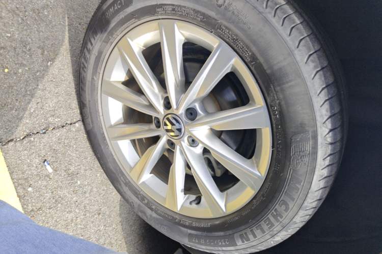 Used Volkswagen Tiguan 2015 2.0 TSI Automatic All-Wheel Drive Comfort Vision Edition Right Rear Wheel Hub
