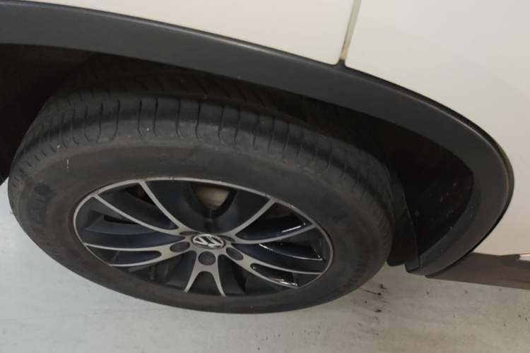 Used Volkswagen Tiguan 2015 1.8TSI Automatic Two-Wheel Drive Luxury Model Right Rear Wheel Hub