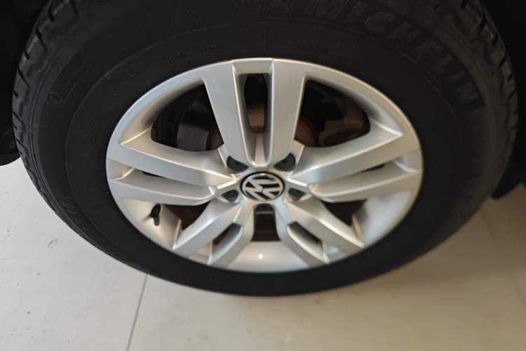 Used Volkswagen Tiguan 2015 1.8TSI Automatic Two-Wheel Drive Trend Edition Right Rear Wheel Hub