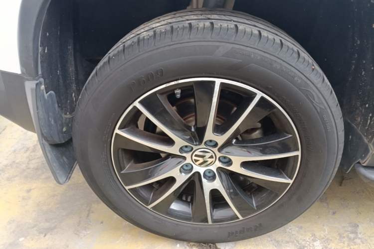 Used Volkswagen Tiguan 2015 1.8TSI Automatic Two-Wheel Drive Luxury Model Right Rear Wheel Hub