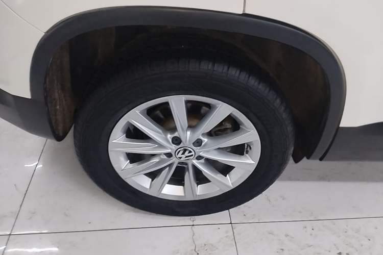 Used Volkswagen Tiguan 2015 1.8TSI Automatic Two-Wheel Drive Comfort Edition Right Rear Wheel Hub