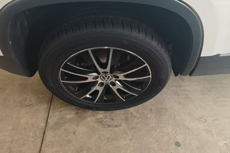 Used Volkswagen Tiguan 2015 1.8TSI Automatic Two-Wheel Drive Luxury Model Right Rear Wheel Hub