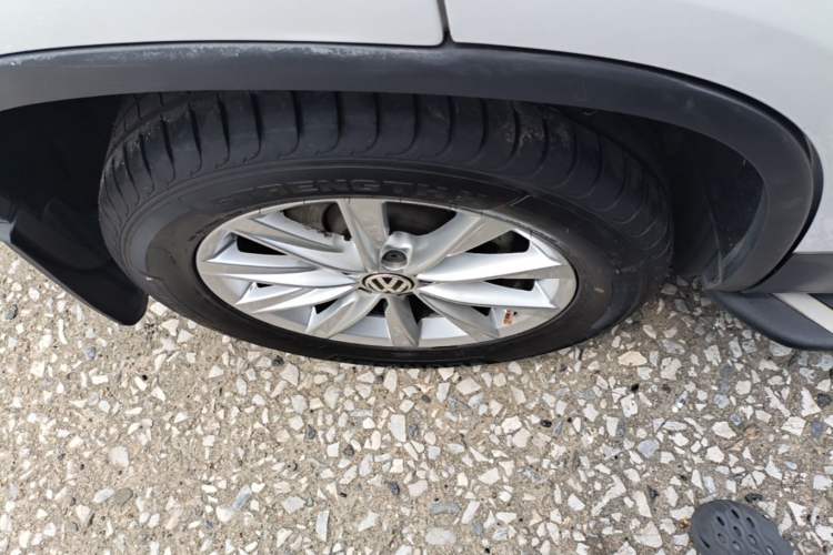 Used Volkswagen Tiguan 2015 1.8TSI Automatic Two-Wheel Drive Comfort Edition Right Rear Wheel Hub