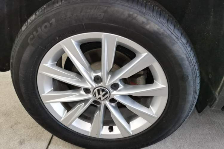 Used Volkswagen Tiguan 2015 1.8TSI Automatic Two-Wheel Drive Comfort Edition Right Rear Wheel Hub