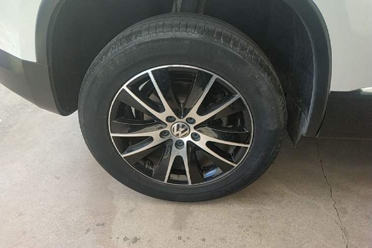 Used Volkswagen Tiguan 2015 1.8TSI Automatic Two-Wheel Drive Luxury Model Right Rear Wheel Hub